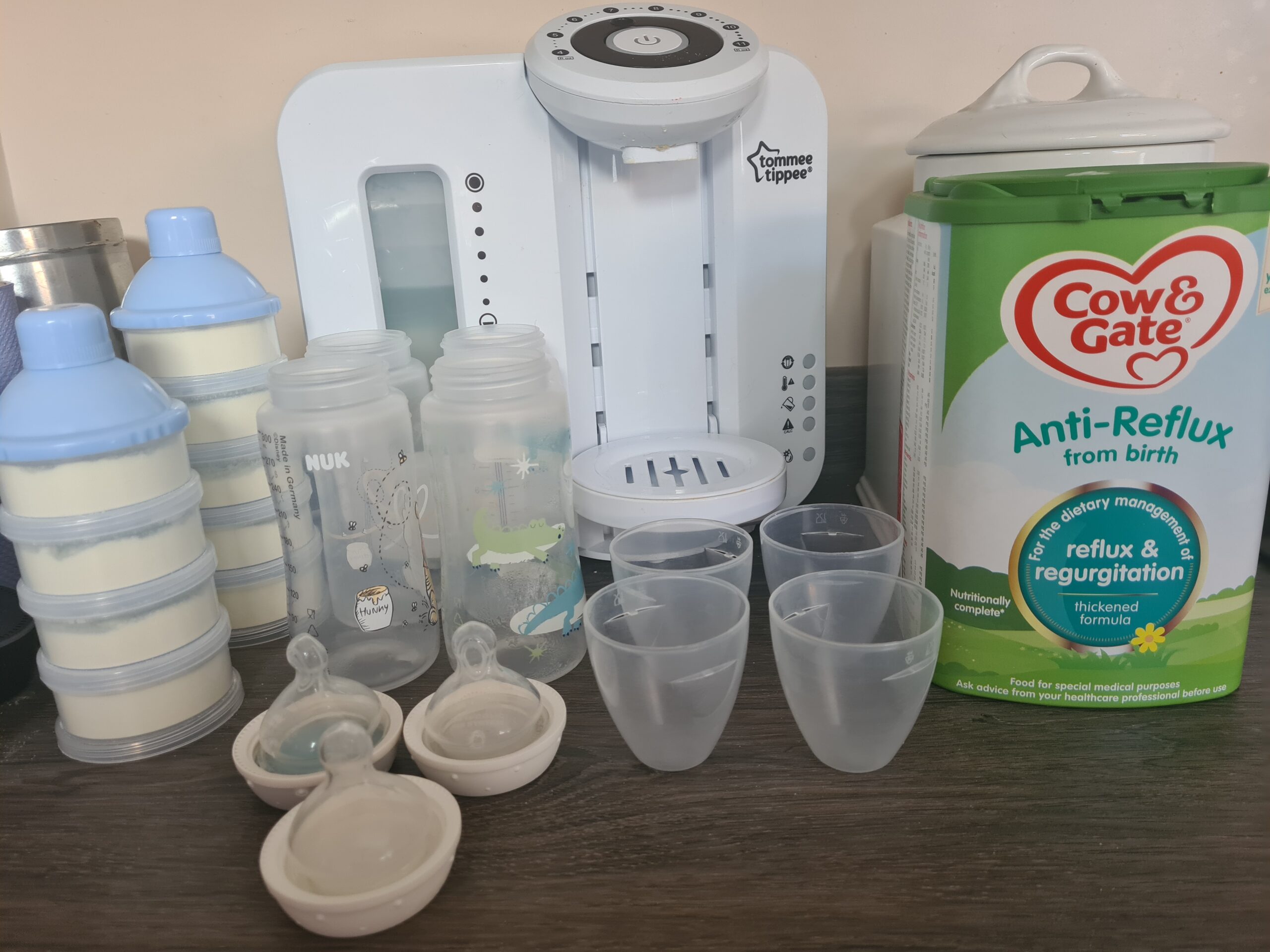 Formula feeding prep station